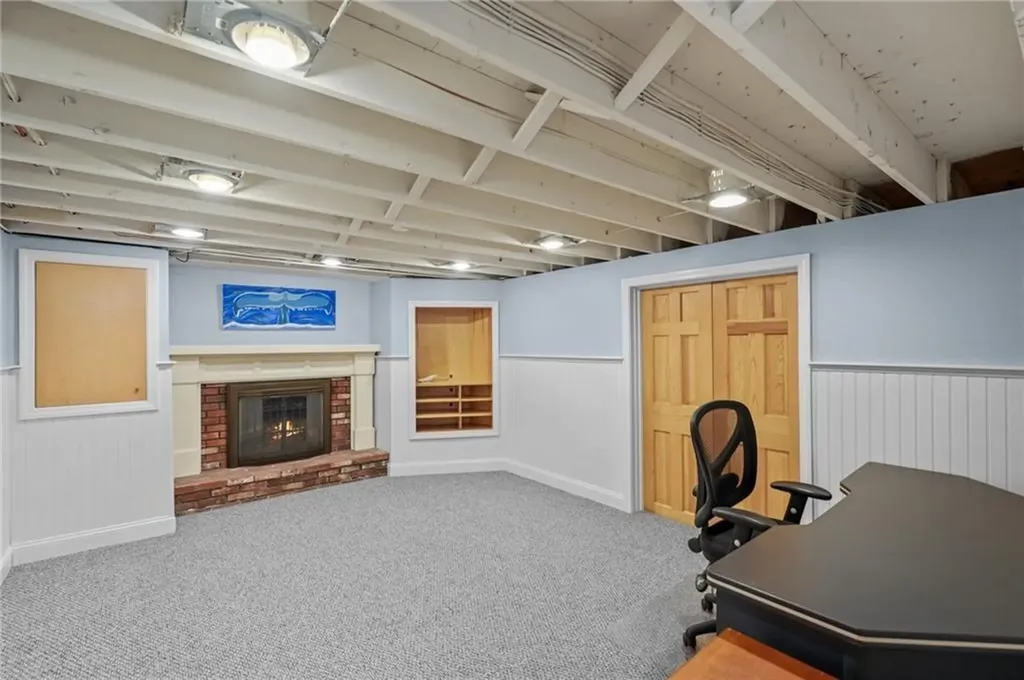 71 Mohawk Drive Portsmouth RI 02871