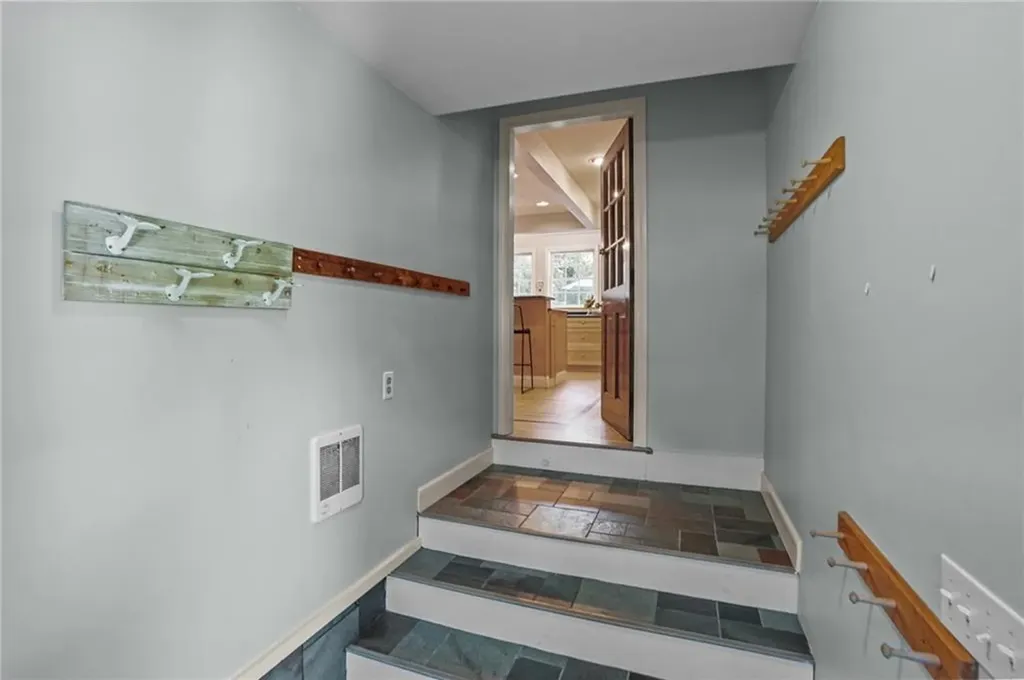 71 Mohawk Drive Portsmouth RI 02871