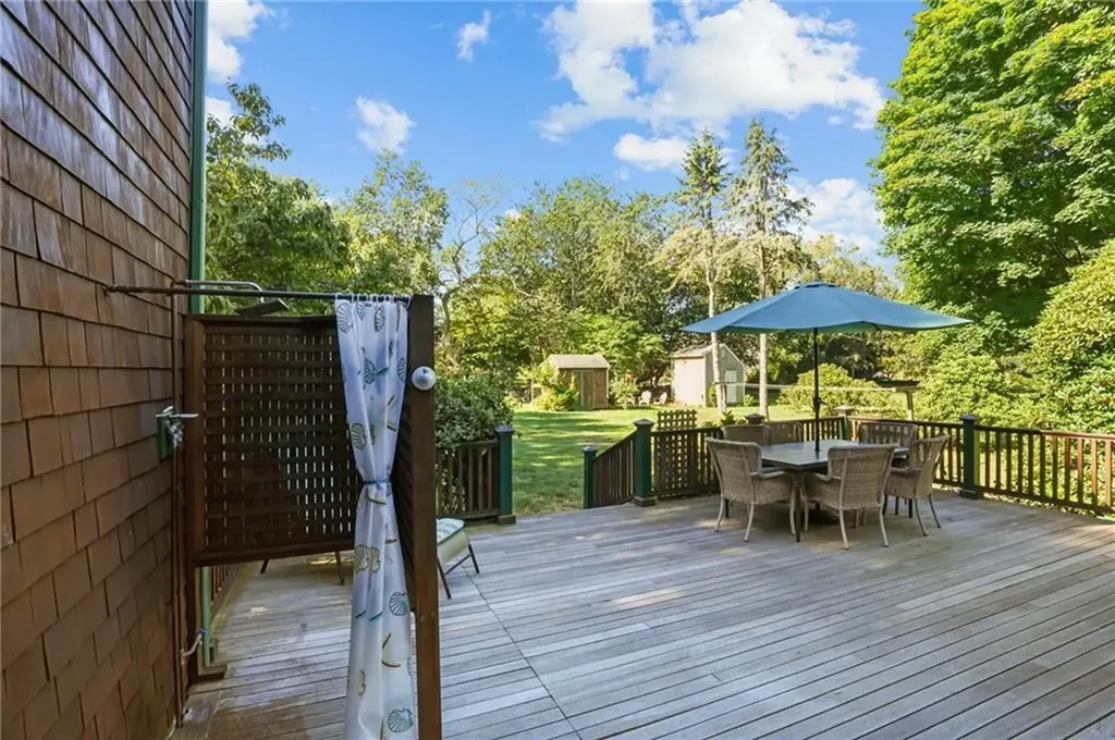 71 Mohawk Drive Portsmouth RI 02871
