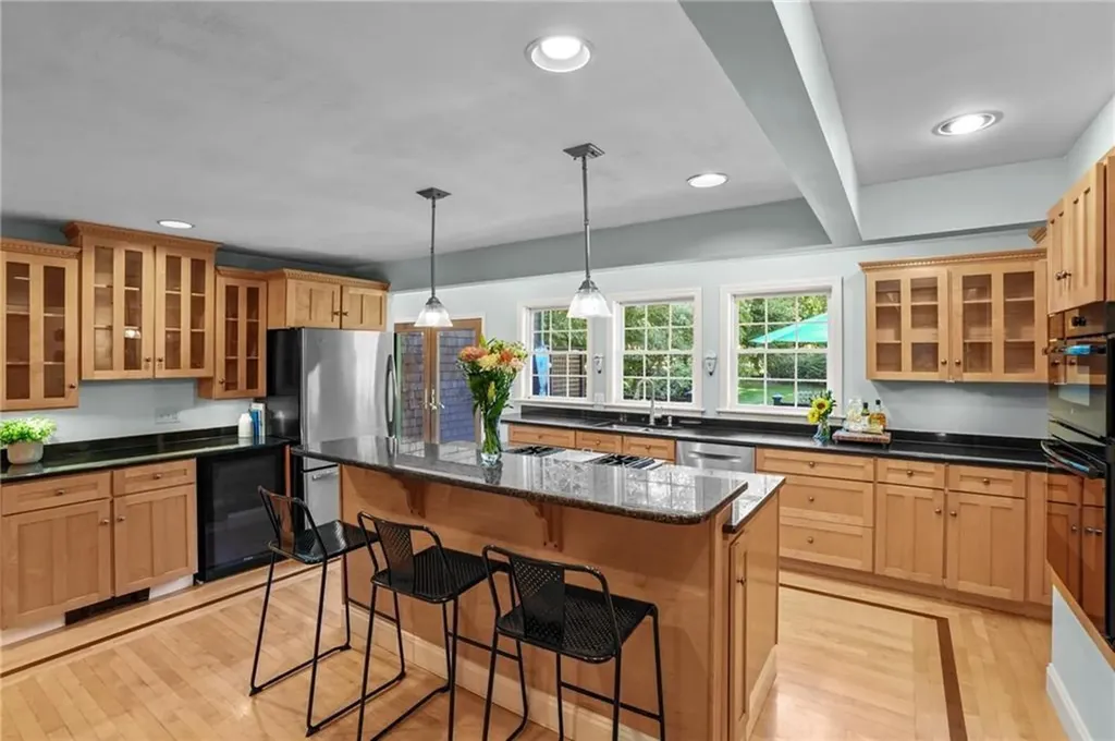 71 Mohawk Drive Portsmouth RI 02871