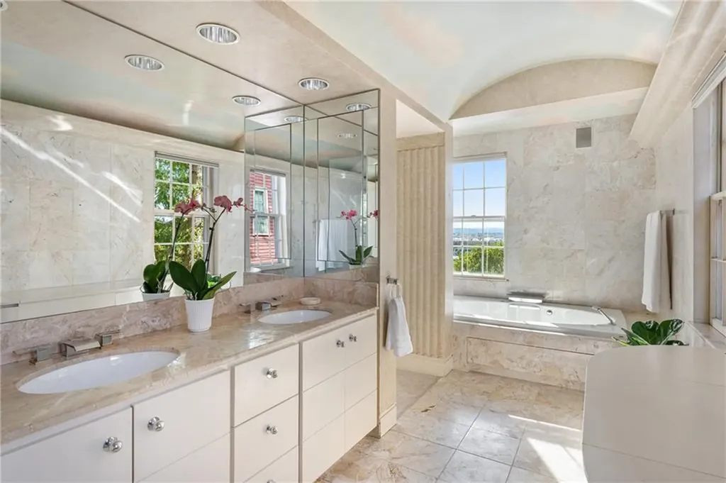 98 Congdon Street Providence RI 02906