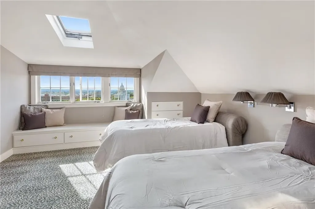 98 Congdon Street Providence RI 02906