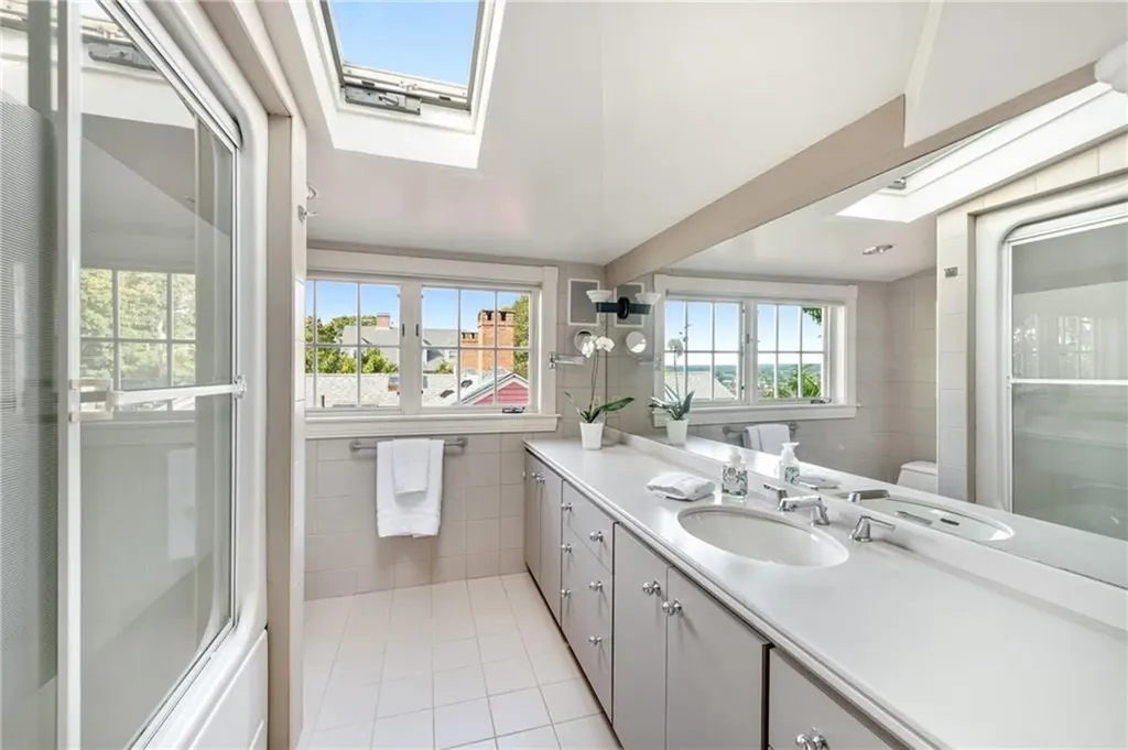 98 Congdon Street Providence RI 02906