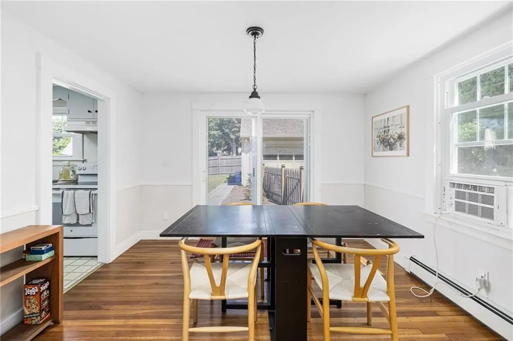 16 Reed Street Tiverton RI 02878