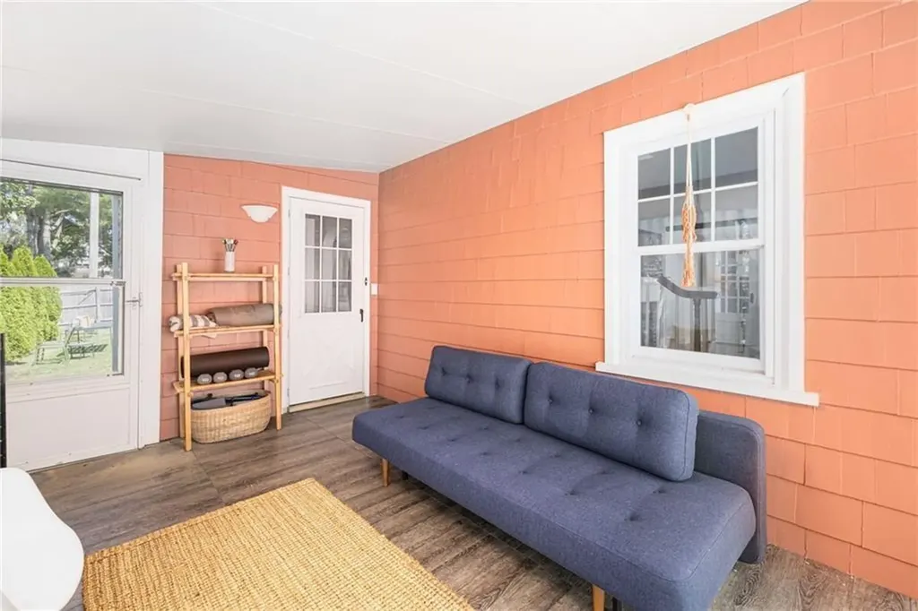16 Reed Street Tiverton RI 02878