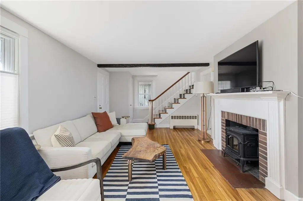 16 Reed Street Tiverton RI 02878