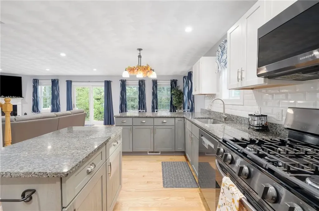 8 Lily Lane West Warwick RI 02893