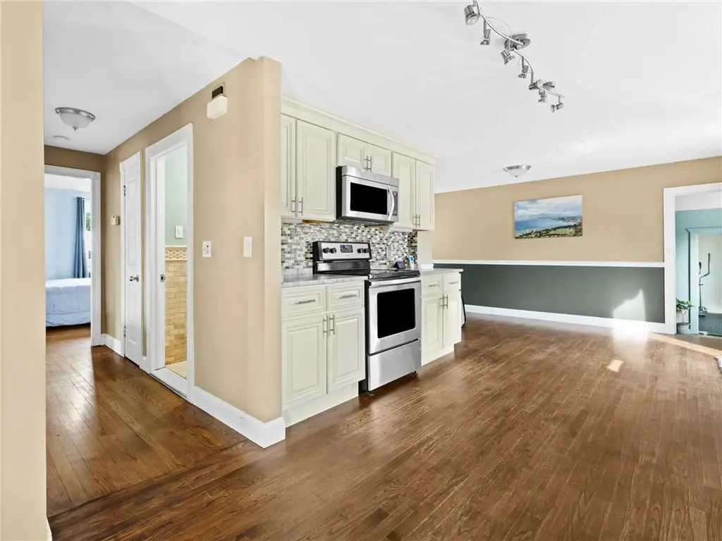 25 Woodbine Street East Providence RI 02915