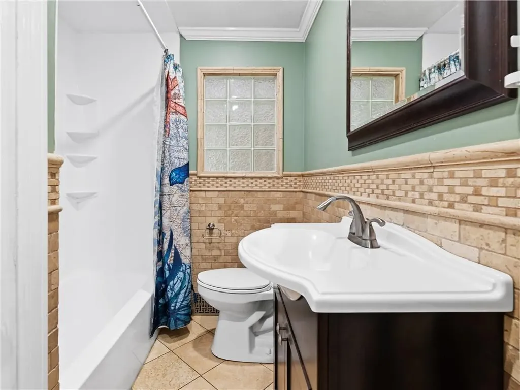 25 Woodbine Street East Providence RI 02915