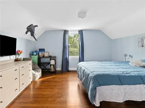 25 Woodbine Street East Providence RI 02915