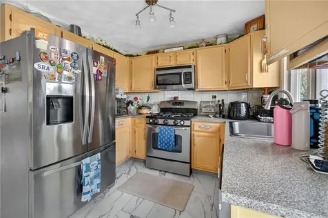 24 Iris Lane North Providence RI 02911