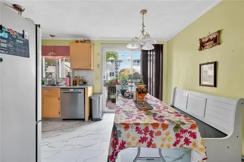 24 Iris Lane North Providence RI 02911