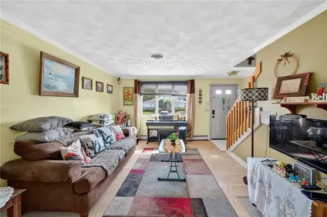 24 Iris Lane North Providence RI 02911