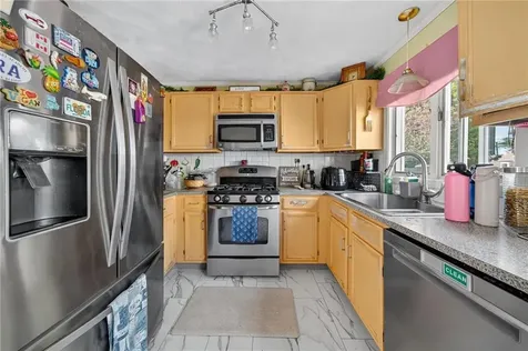 24 Iris Lane North Providence RI 02911