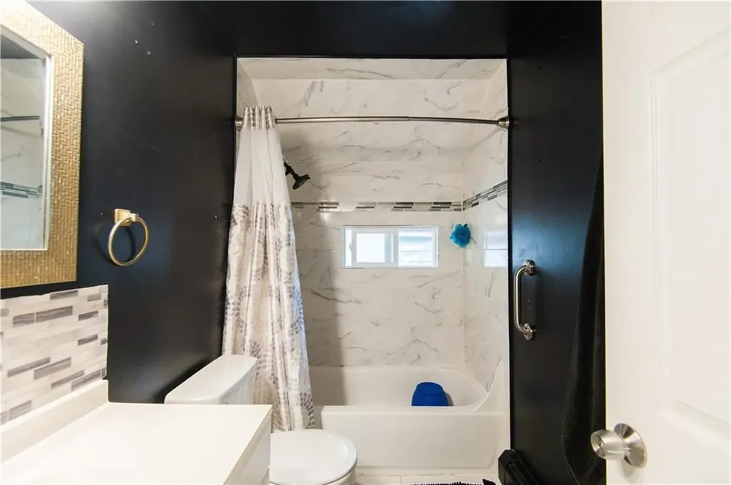 394 Third Avenue Woonsocket RI 02895