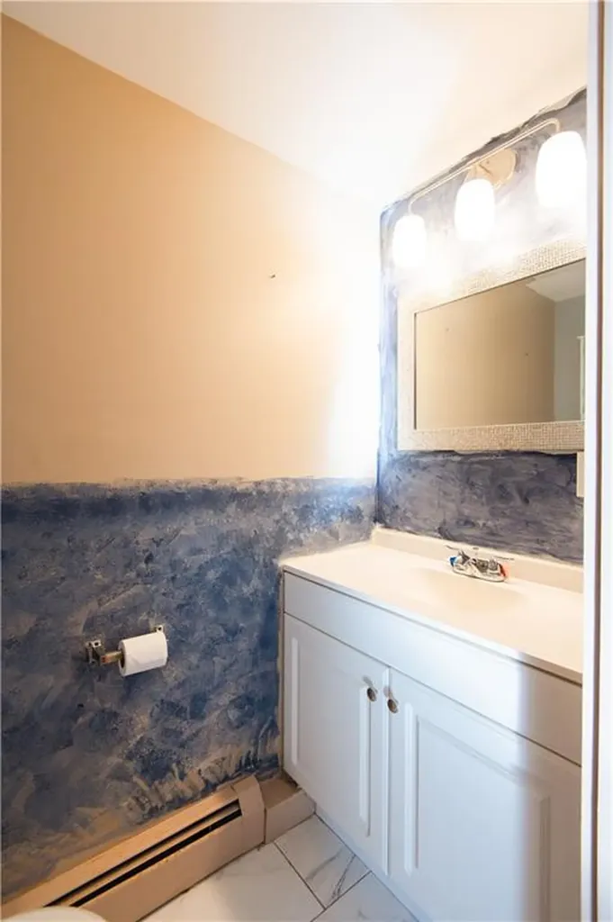 394 Third Avenue Woonsocket RI 02895