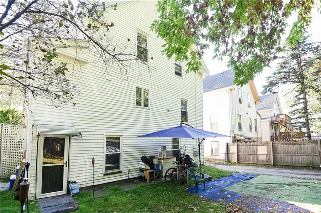 394 Third Avenue Woonsocket RI 02895