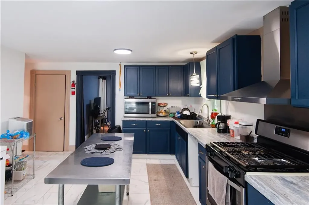 394 Third Avenue Woonsocket RI 02895