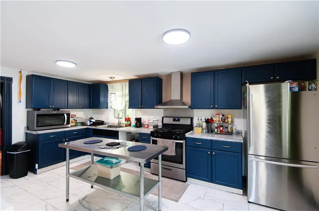 394 Third Avenue Woonsocket RI 02895