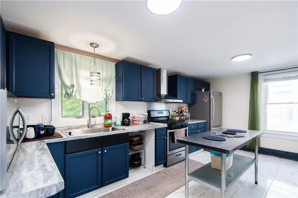 394 Third Avenue Woonsocket RI 02895