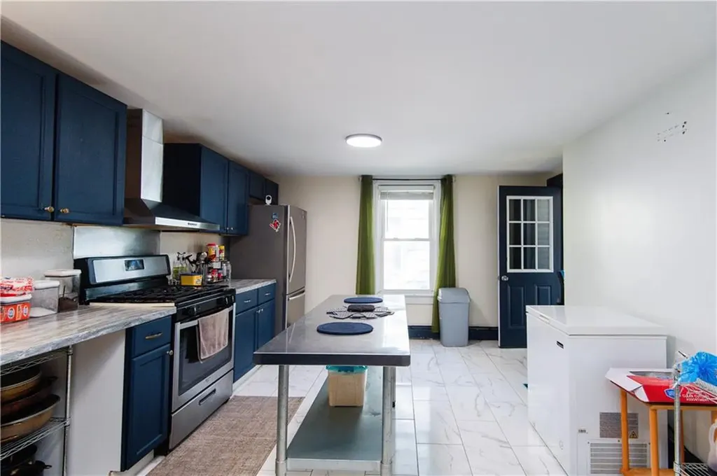 394 Third Avenue Woonsocket RI 02895