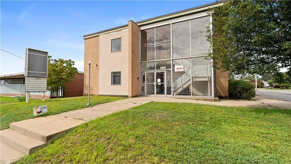 1429 Warwick Avenue Warwick RI 02888