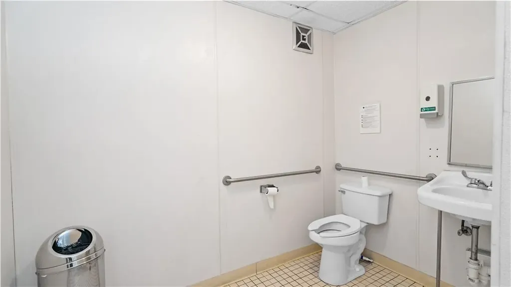 1429 Warwick Avenue Warwick RI 02888