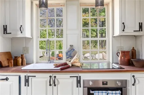 16 Tanyard Lane Glocester RI 02814