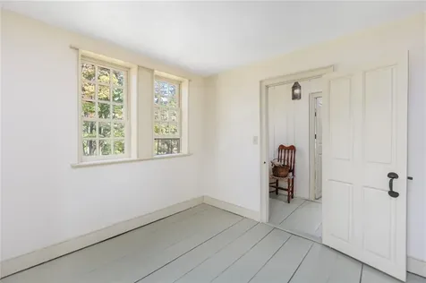 16 Tanyard Lane Glocester RI 02814