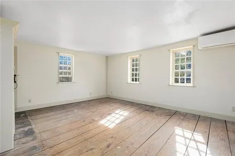 16 Tanyard Lane Glocester RI 02814