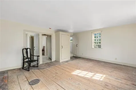 16 Tanyard Lane Glocester RI 02814