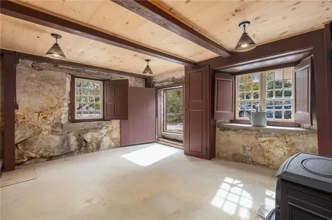 16 Tanyard Lane Glocester RI 02814