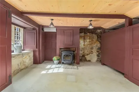 16 Tanyard Lane Glocester RI 02814