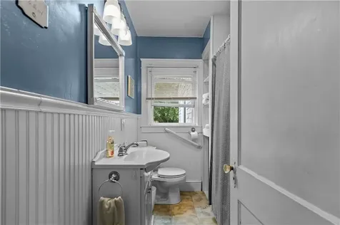 129 Bliss Mine Road Newport RI 02840