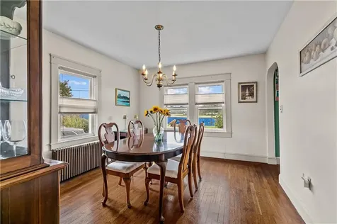 129 Bliss Mine Road Newport RI 02840