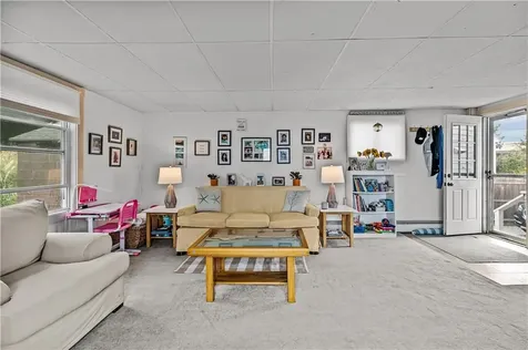 129 Bliss Mine Road Newport RI 02840