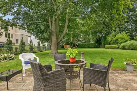 129 Bliss Mine Road Newport RI 02840