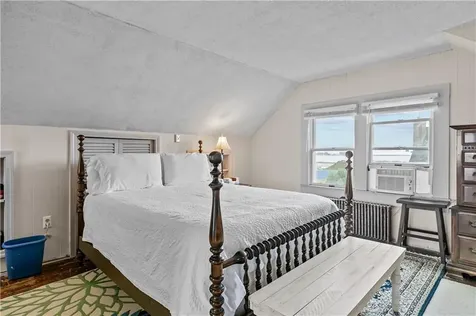 129 Bliss Mine Road Newport RI 02840