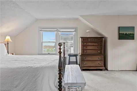 129 Bliss Mine Road Newport RI 02840