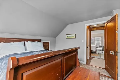 129 Bliss Mine Road Newport RI 02840