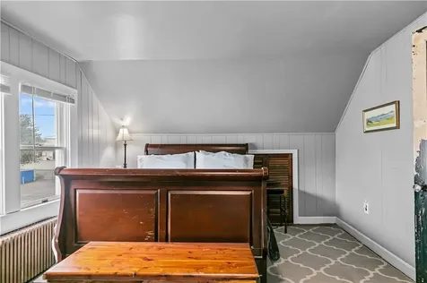 129 Bliss Mine Road Newport RI 02840