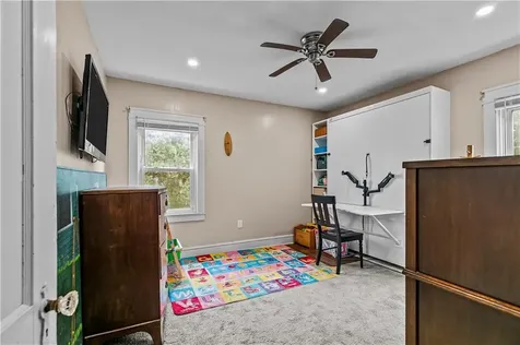 129 Bliss Mine Road Newport RI 02840