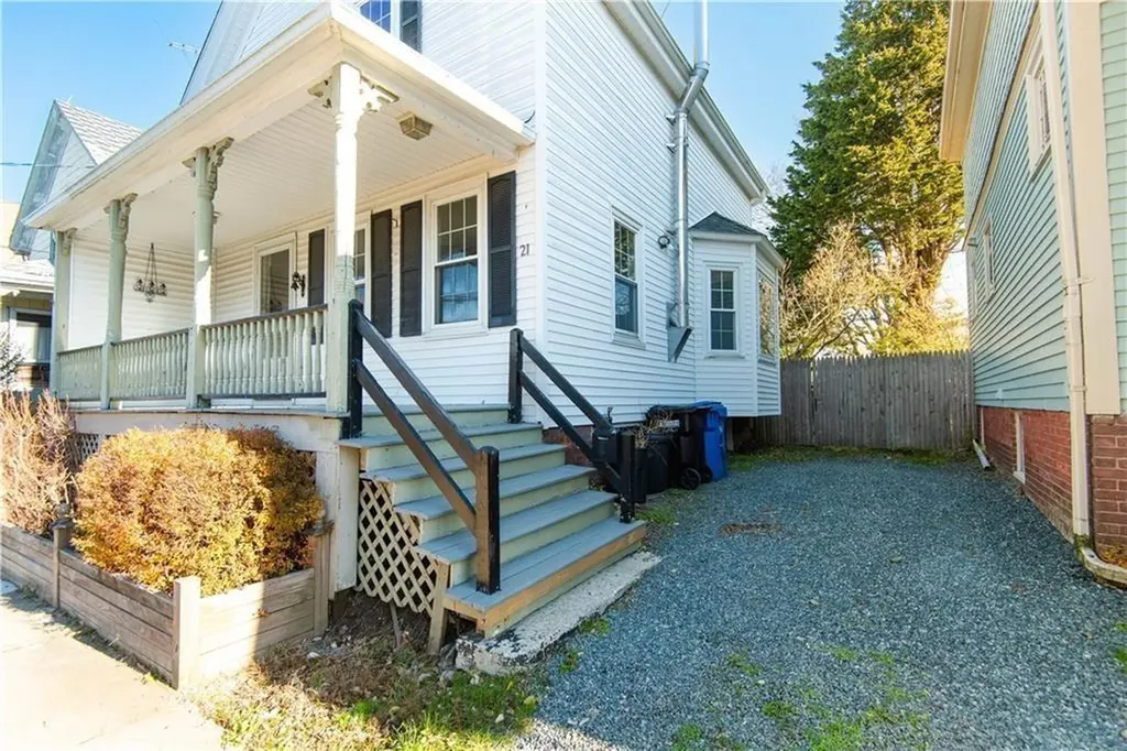 21 Congdon Avenue Newport RI 02840