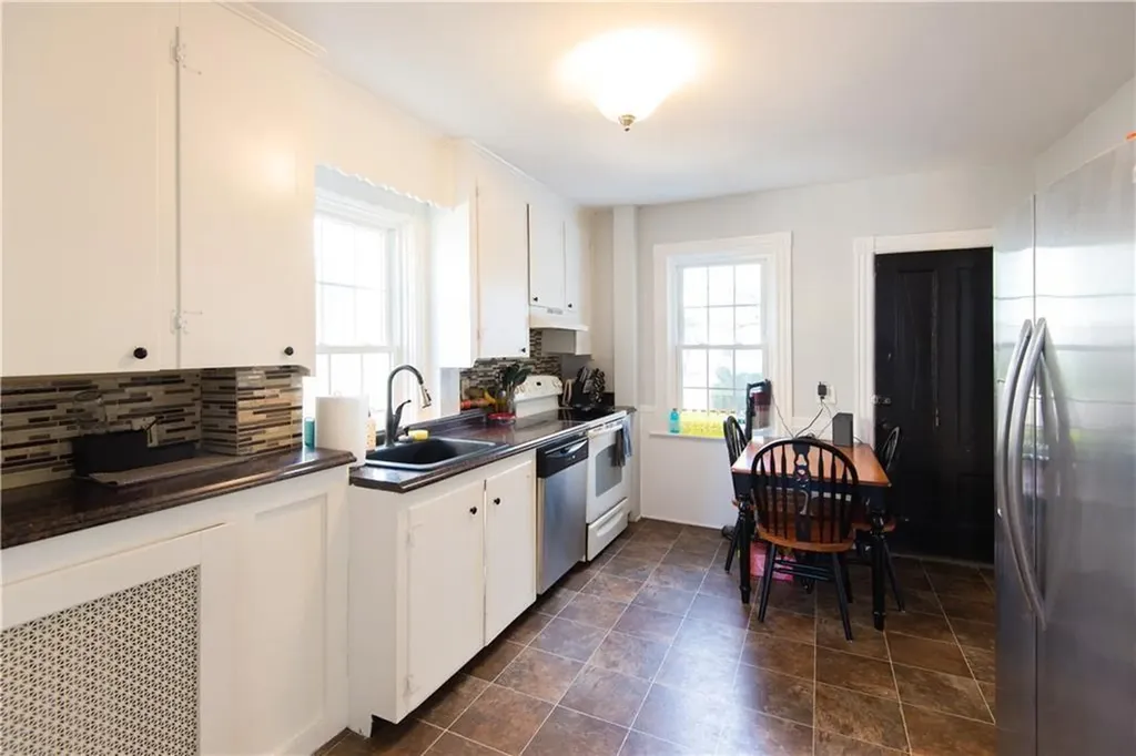 21 Congdon Avenue Newport RI 02840