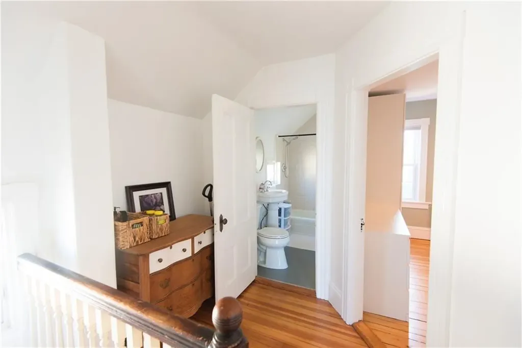 21 Congdon Avenue Newport RI 02840