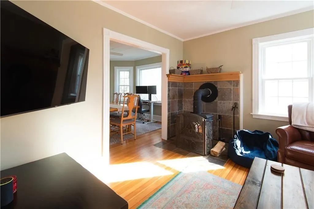 21 Congdon Avenue Newport RI 02840