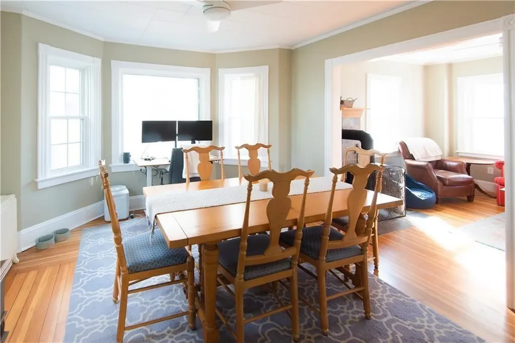 21 Congdon Avenue Newport RI 02840