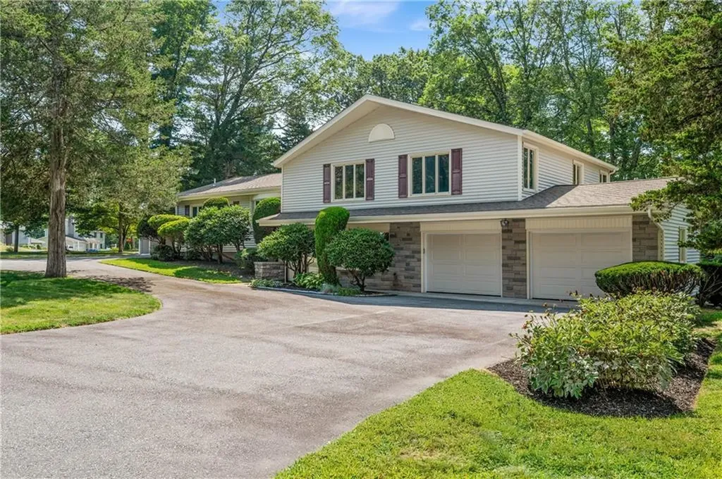 1 Rocky Crest Road Cumberland RI 02864