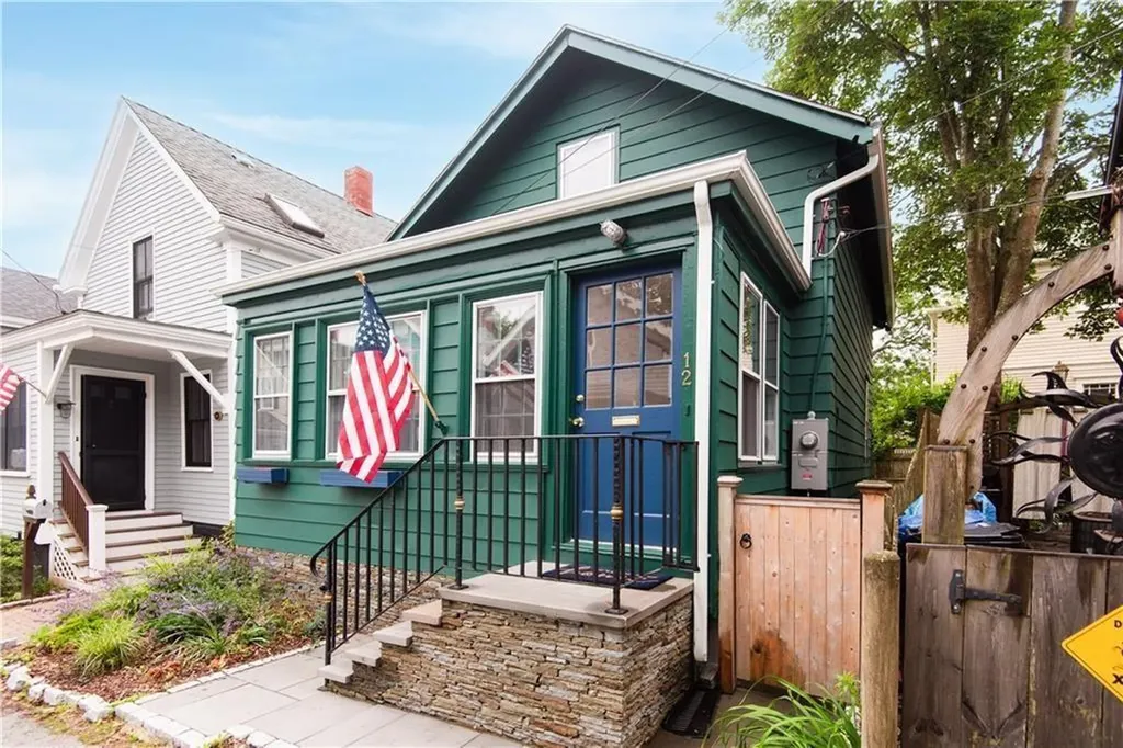 12 Maitland Court Newport RI 02840