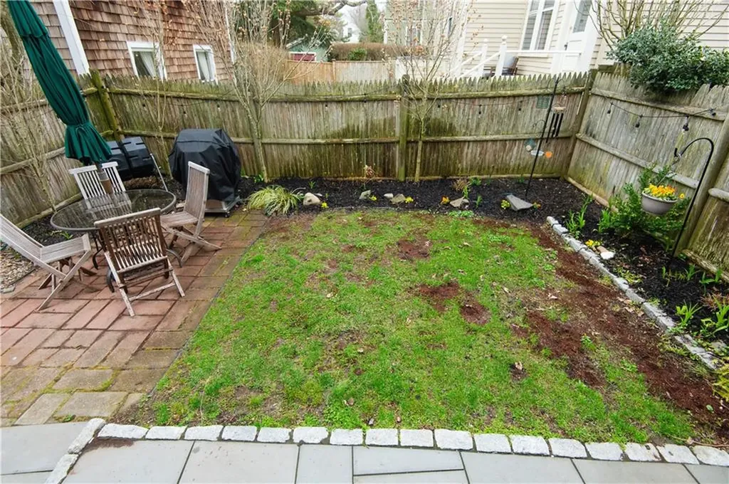12 Maitland Court Newport RI 02840